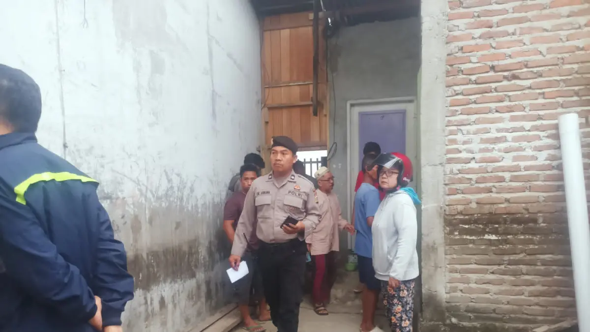 Tim Identifikasi Polresta Palu melakukan olah tempat kejadian perkara (TKP) di sebuah rumah di Jalan Uwegoda I, Kelurahan Tondo, Kecamatan Mantikulore.