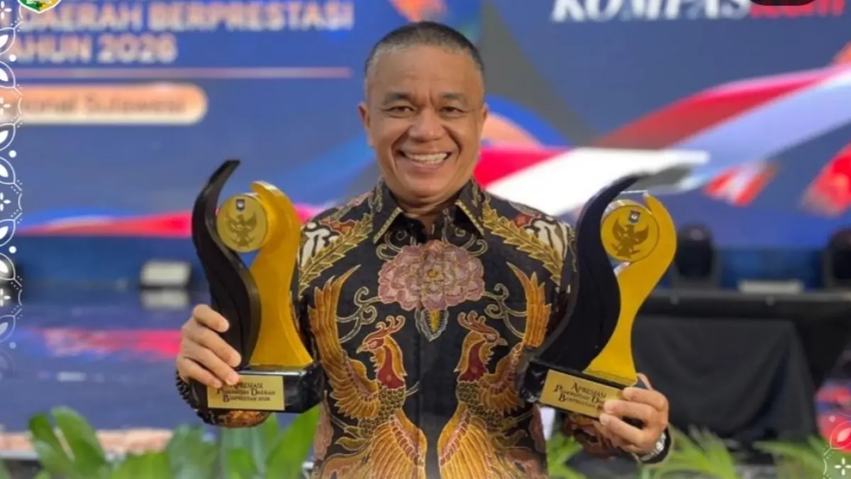 Wali Kota Palu menerima penghargaan Apresiasi Pemerintah Daerah Berprestasi Tahun 2026 Regional Sulawesi di Kendari.(Instagram @palu.kota)