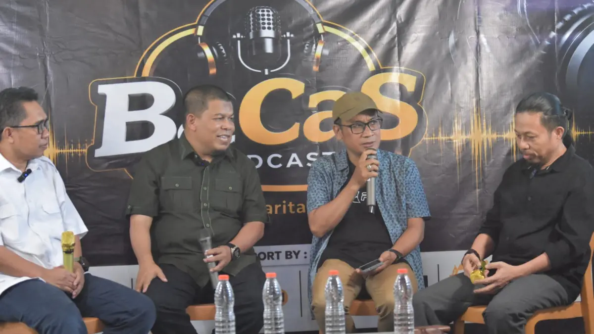 Ketua Fraksi PKB DPRD Sulawesi Tengah, Muhammad Safri, saat menjadi narasumber dalam Podcast Bacas di Kota Palu. Dalam diskusi tersebut, Safri menegaskan bahwa Pokok Pikiran (Pokir) DPRD merupakan aspirasi masyarakat yang diperjuangkan melalui mekanisme penganggaran, sementara pelaksanaan program sepenuhnya menjadi kewenangan pemerintah daerah.