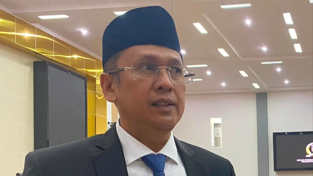 Ketua Komisi IV DPRD Sulawesi Tengah Hidayat Pakamundi meminta pemerintah memperkuat layanan ambulans jenazah hingga tingkat desa menyusul peristiwa jenazah balita yang terpaksa diantar menggunakan sepeda motor di Kecamatan Bulagi, Banggai Kepulauan.(Annisa Wibdy/Radar Palu)