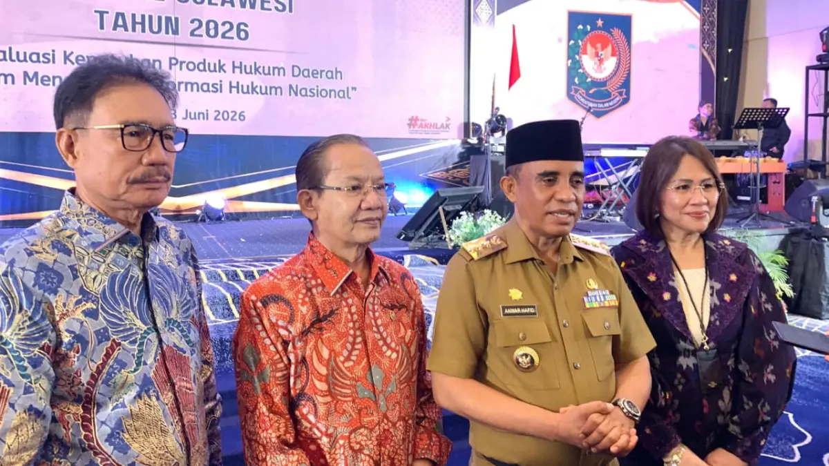 Gubernur Sulawesi Tengah Anwar Hafid menegaskan pentingnya sinkronisasi produk hukum daerah dengan kebijakan pemerintah pusat untuk mencegah tumpang tindih regulasi dan memberikan kepastian hukum kepada masyarakat. (Annisa Tri Yusnida/Radar Palu)

