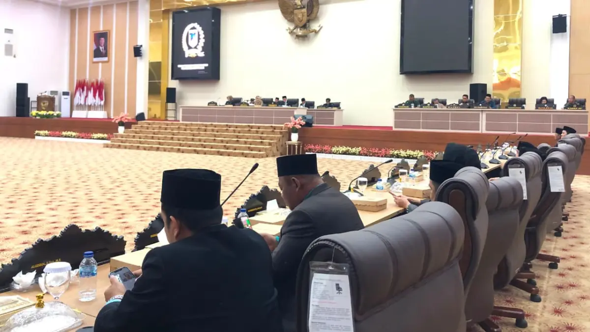 Rapat Paripurna DPRD Sulawesi Tengah dalam rangka penutupan Masa Persidangan II dan pembukaan Masa Persidangan III Tahun Kedua periode 2024–2029 di Palu, Selasa (2/6/2026).(Annisa Wibdy/Radar Palu)