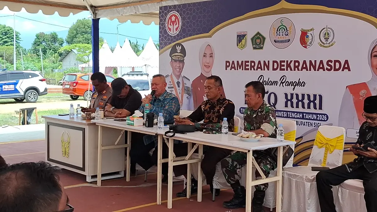 KEPASTIAN: Rapat bahas MTQ Sulteng dipimpin Bupati Sigi Mohamad Rizal Intjenae, di RTH Taman Likuifaksi Lolu, Kecamatan Sigi Biromaru, Kamis (4/6/2026).(FOTO: ANGEL SUMBARA/RADAR PALU)