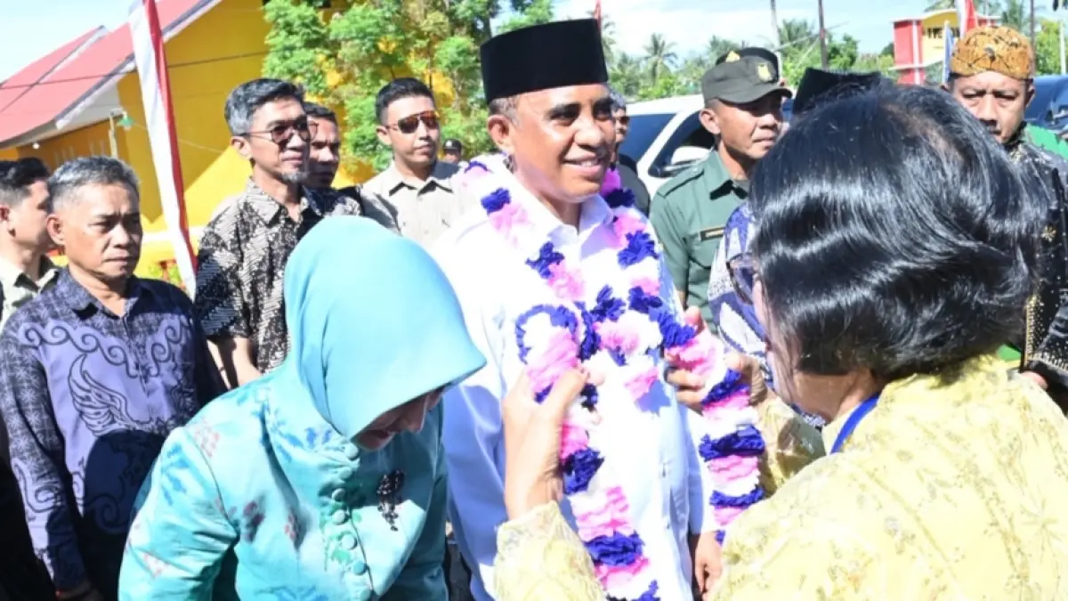 Gubernur Sulawesi Tengah Anwar Hafid menghadiri peringatan HUT ke-50 Transmigrasi Unit III Giri Mulyo Tinombala Raya di Desa Tinombala, Kecamatan Ongka Malino, Kabupaten Parigi Moutong, Sabtu (6/6/2026). Foto: Ro. Adpim Sulteng&nbsp;&nbsp;