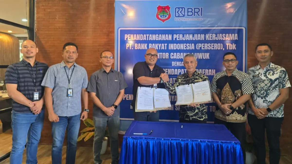 BRI Luwuk bersama Bapenda Banggai resmi menerapkan layanan pembayaran pajak daerah dan retribusi secara host to host.&nbsp;Sistem ini memungkinkan transaksi tercatat real time, meningkatkan transparansi, akurasi, dan optimalisasi Pendapatan Asli Daerah (PAD).