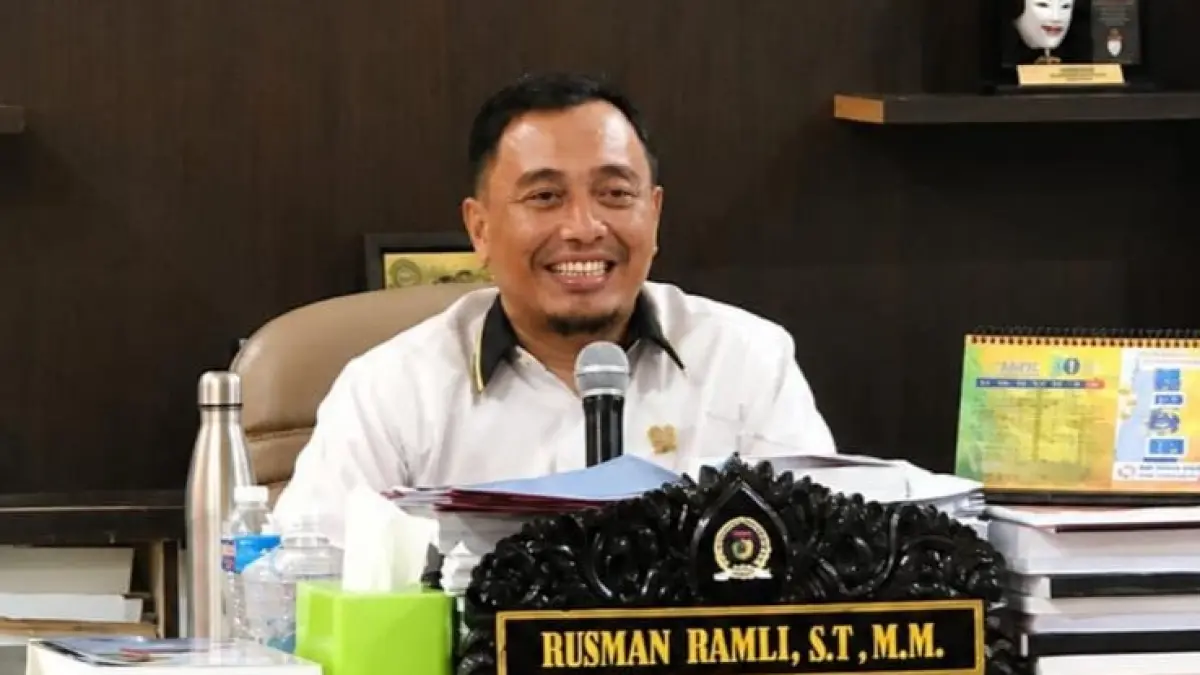 Ketua Komisi B DPRD Kota Palu, Rusman Ramli, menegaskan setiap pembangunan lapangan padel wajib memenuhi ketentuan perizinan. (Annisa Wibdy)
