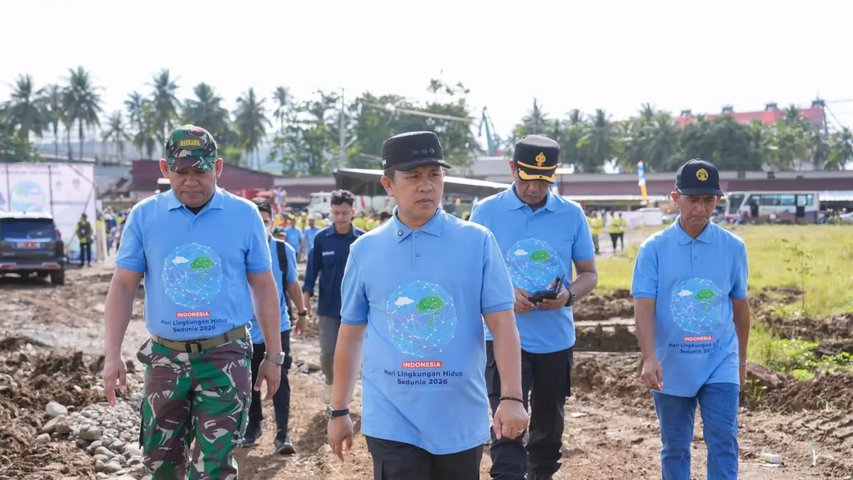 MENGHADIRI: Bupati Morowali Iksan Baharudin Abdul Rauf (tengah), saat menghadiri peringatan hari lingkungan hidup sedunia.(FOTO: SUPRIYONO/RADAR PALU)