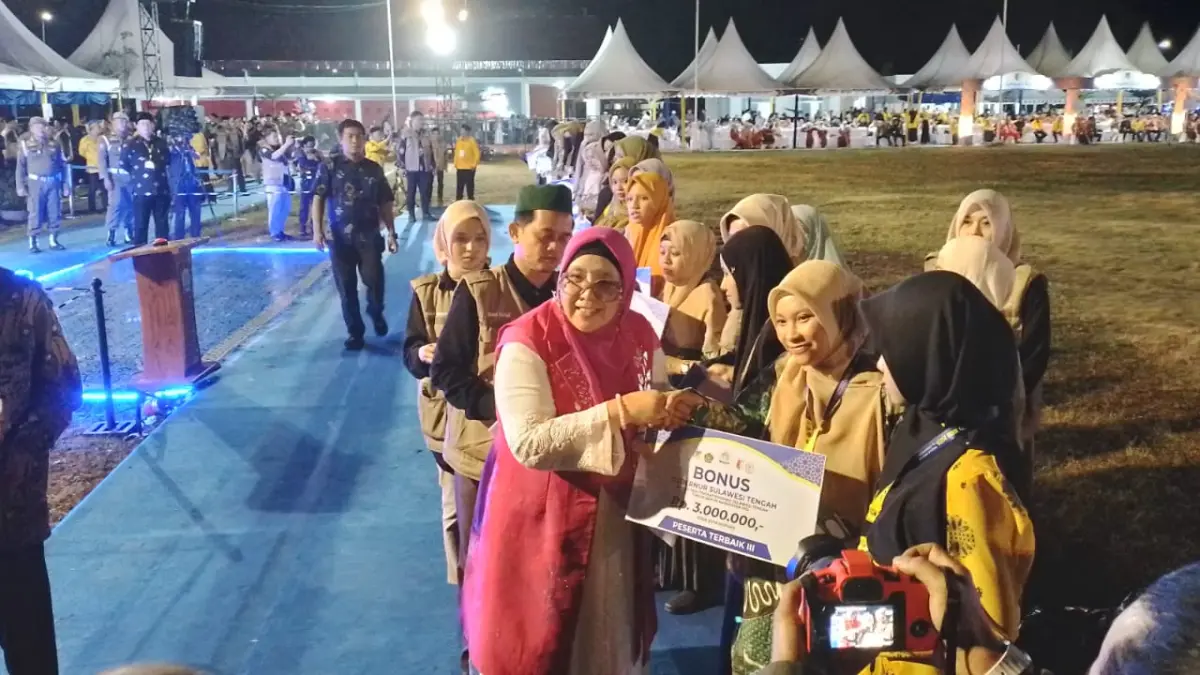PENUTUPAN: Sekretaris Komisi IV DPRD Sulteng Hj. Wiwik Jumatul Rofi’ah, saat mengadiri penutupan MTQ tingkat Provinsi Sulawesi Tengah XXXI &nbsp;di Kabupaten Sigi, Sabtu (13/6/2026).(FOTO: HUMAS DPRD SULTENG/RADAR PALU).