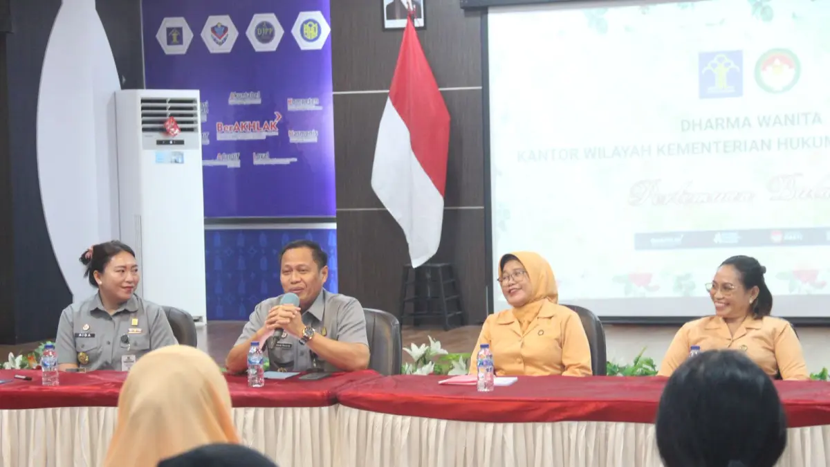 Kepala Kanwil Kementerian Hukum Sulawesi Tengah, Rakhmat Renaldy, membuka pertemuan bulanan DWP Kemenkum Sulteng yang diisi sosialisasi perlindungan kekayaan intelektual. HUMAS KEMENKUM SULTENG&nbsp;