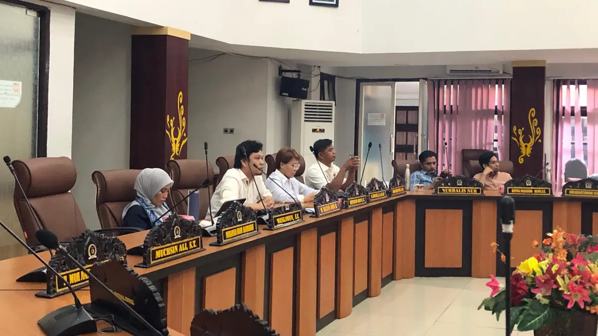 Rapat pembentukan Tim Analisis Kebutuhan Perda (AKP) sebagai langkah awal penyusunan Propemperda Tahun 2027, Senin (15/6/2026). FOTO: Annisa Wibdy/RADAR PALU&nbsp;