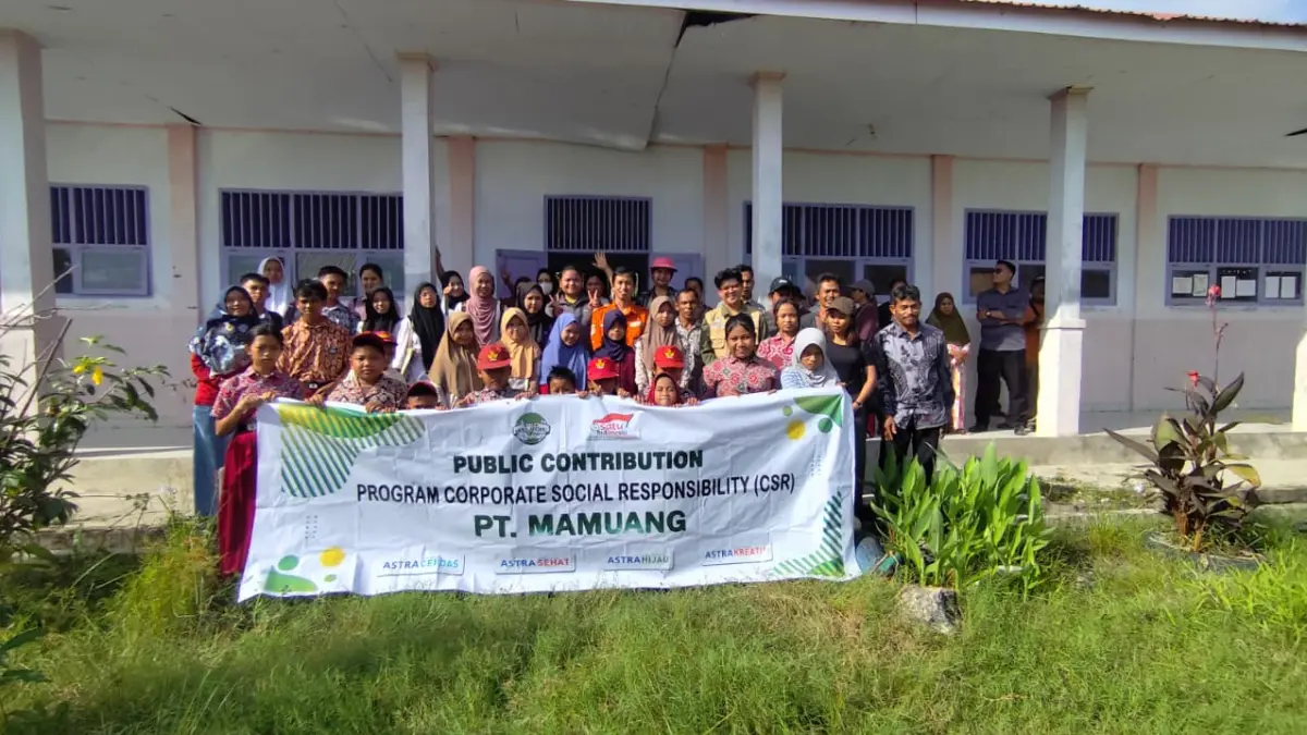PT Mamuang menyalurkan insentif kepada 35 guru honorer di lingkar operasional perusahaan. 