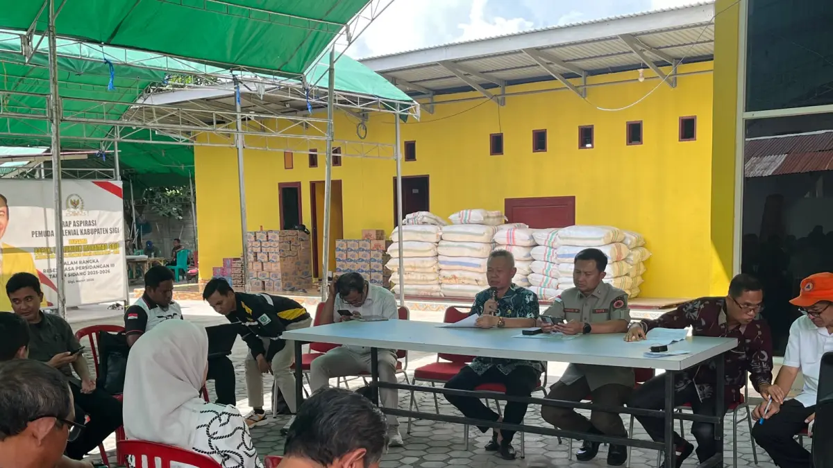 ARAHAN: Bupati Sigi, Moh. Rizal Intjenae memberi arahan membahas penanganan bencana gempa bumi, di Kabupaten Sigi.(FOTO: ANGEL SUMBARA/RADAR PALU).