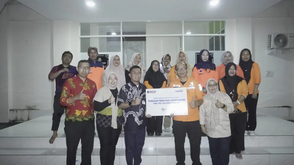 Bank Mandiri menyalurkan bantuan kemanusiaan bagi masyarakat terdampak di sekitar wilayah bencana gempa bumi di Kabupaten Sigi, Sulawesi Tengah.