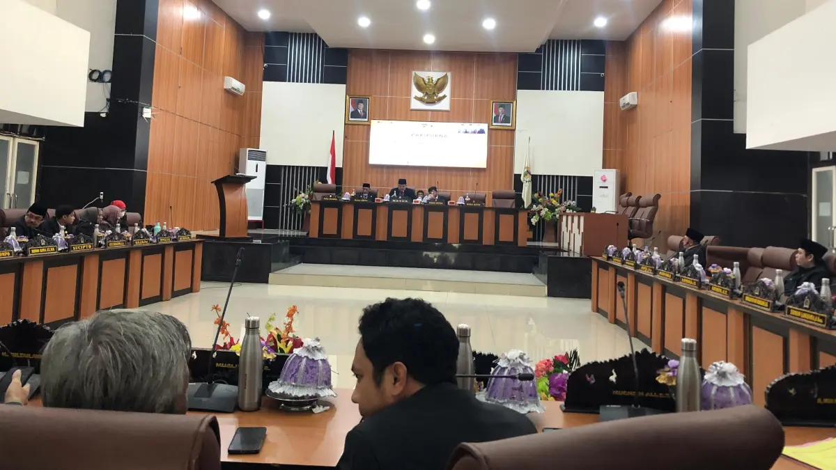 Rapat Paripurna DPRD Kota Palu membahas tiga Ranperda strategis dan agenda pembentukan Panitia Khusus (Pansus), Kamis (18/6/2026). FOTO: Annisa Wibdy/Radar Palu&nbsp;