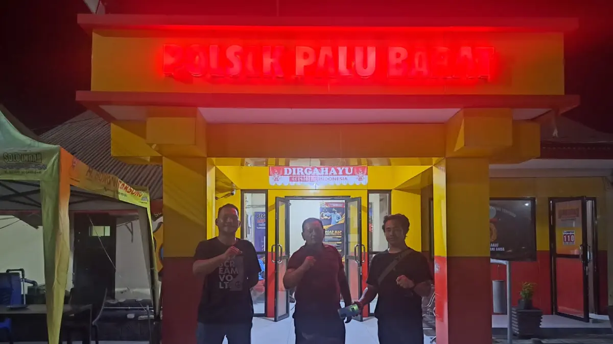 Terduga pelaku pencurian ponsel di kawasan Pasar Inpres Palu diamankan Tim Opsnal Polsek Palu Barat. Polisi menyita barang bukti berupa satu unit telepon genggam Oppo A98. (Humas Polresta Palu)