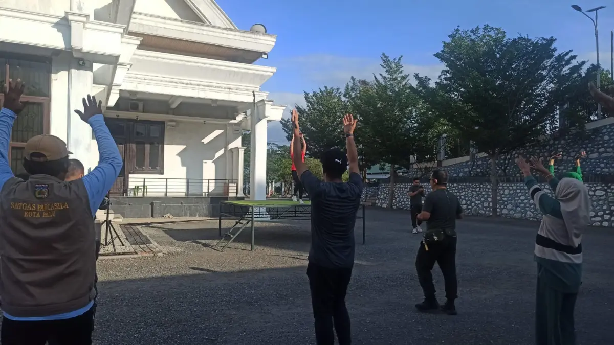 Korem 132/Tadulako gelar senam bersama dengan awak media dan masyarakat.