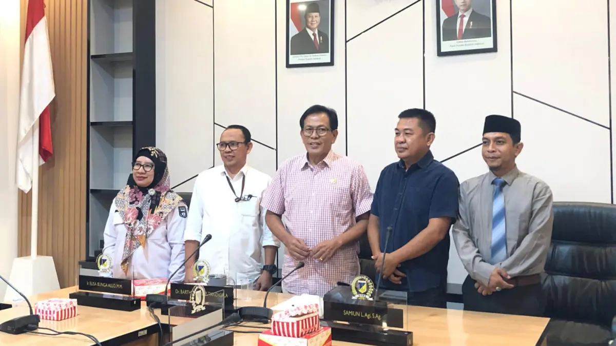 Komisi I DPRD Sulawesi Tengah menggelar RDP bersama Komisi Informasi Sulteng di Ruang Baruga DPRD, Senin (22/6/2026), membahas penguatan keterbukaan informasi publik dan transparansi pemerintahan. Foto: Annisa Wibdy/Radar Palu&nbsp;