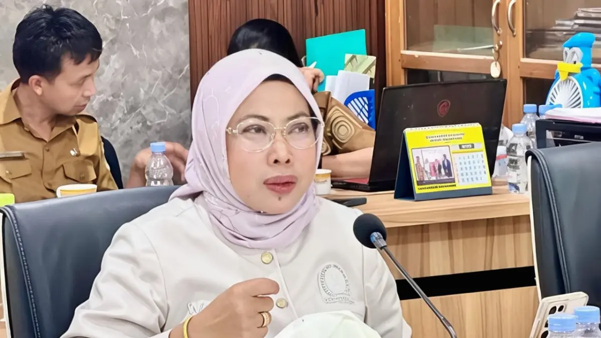PEMBAHASAN: Ketua DPRD Morut, Hj. Warda Dg Mamala, memimpin rapat pembahasan perhitungan APBD 2025 bertempat di Ruang Komisi III, Senin (22/6/2026). (FOTO: ISTIMEWA/RADAR PALU)