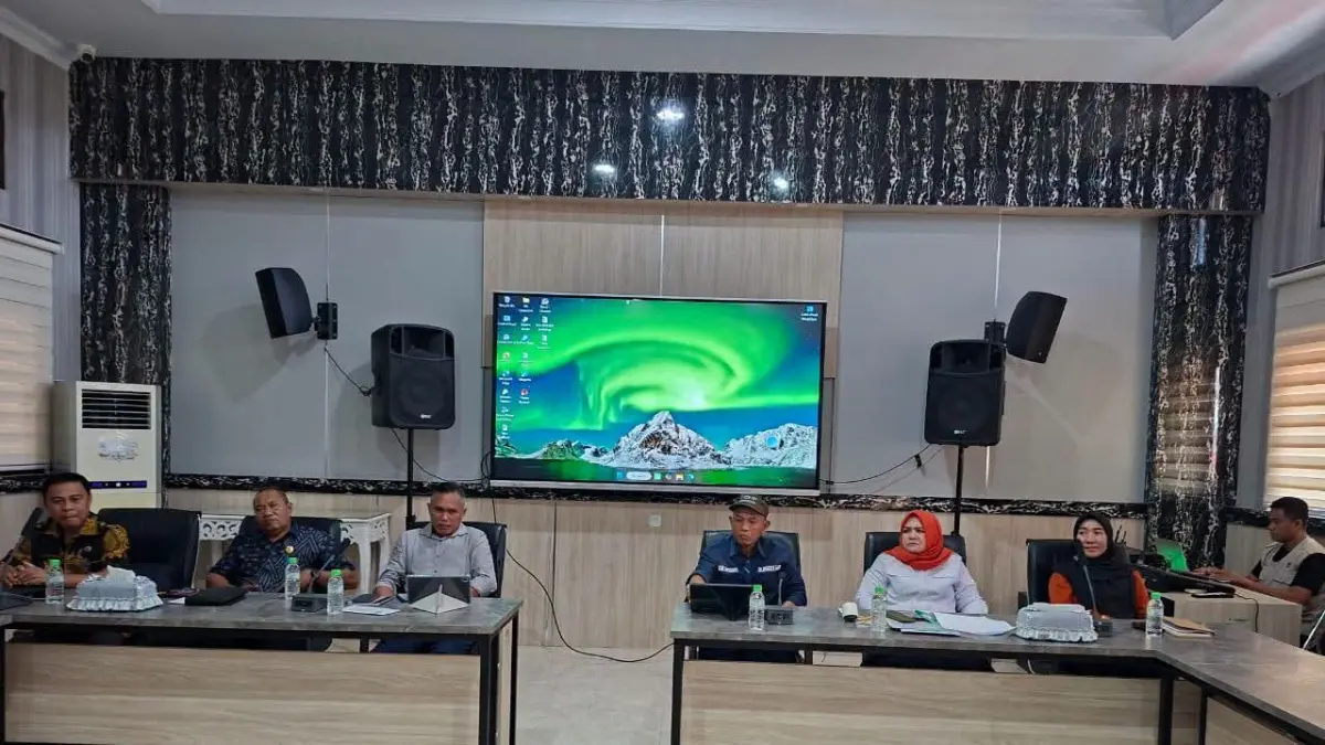 PEMUTAKHIRAN: Wabup Touna memimpin pemutakhiran DTSEN lebih akurat.(FOTO: HERIYANTO LIMAHU/RADAR PALU)
