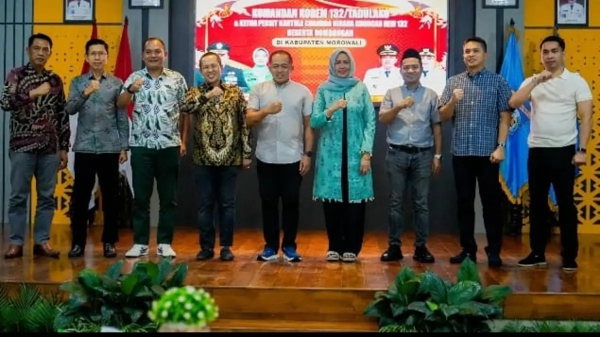 RAMAH TAMAH: Bupati Morowali Iksan, bersama Danrem 132 Tadulako Brigjen TNI Suntara Wisnu Budi Hidayanta saat ramah tamah dengan Pemerintah Kabupaten Morowali.(FOTO: SUPRIYONO/RADAR PALU).