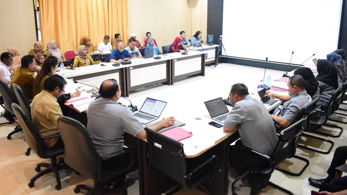 Rapat Fasilitasi Harmonisasi Rancangan Peraturan Daerah Kabupaten Parigi Moutong tentang Pertanggungjawaban Pelaksanaan Anggaran Pendapatan dan Belanja Daerah (APBD) Tahun Anggaran 2025 di Aula Kebangsaan, Kanwil Kemenkum Sulteng, Selasa (23/6/2026).