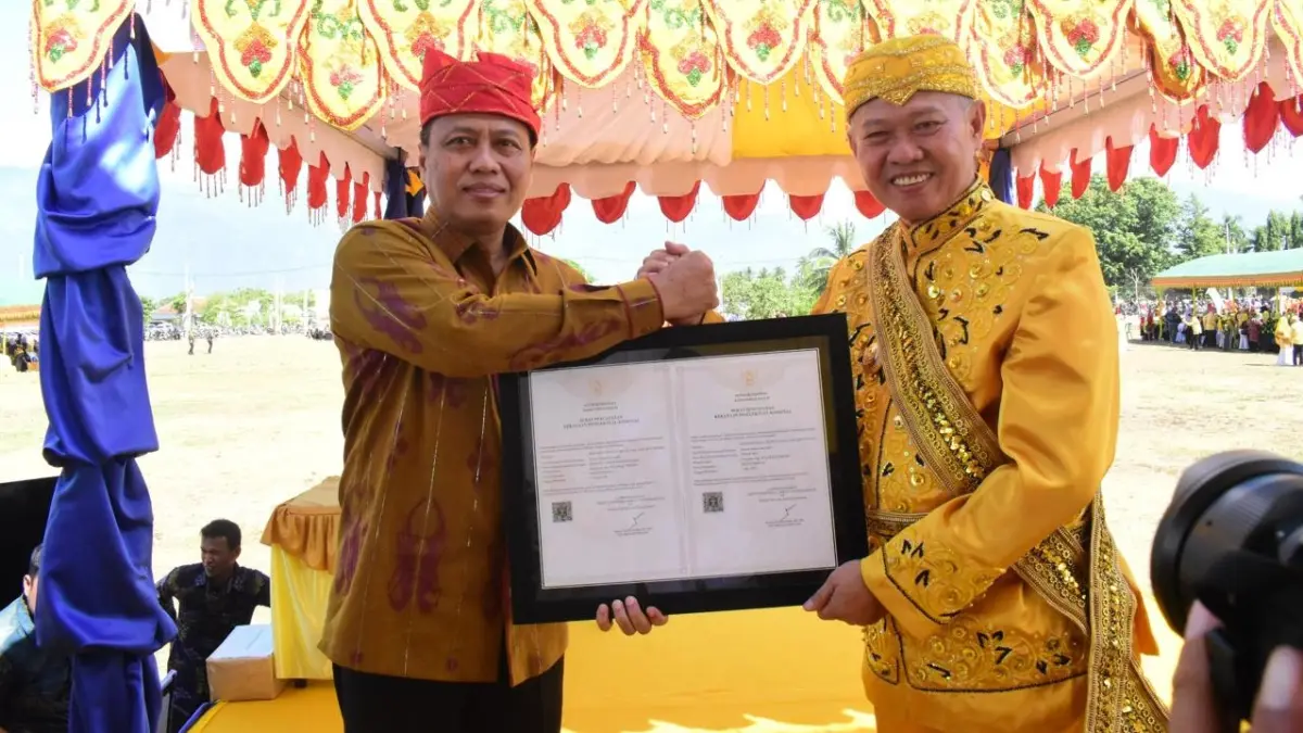 Kabupaten Sigi kembali mencatat sejarah penting dalam perlindungan kekayaan intelektual daerah setelah Kopi Arabika Dombu Sigi resmi memperoleh Sertifikat Indikasi Geografis dari Kementerian Hukum Republik Indonesia.