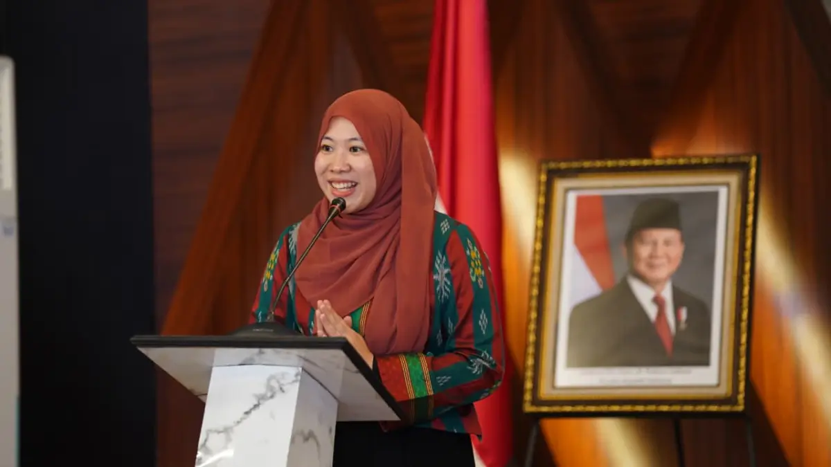 Program Officer Sasakawa Peace Foundation, Dissa Syakina Ahdanisa, menjelaskan pentingnya memperluas akses kerja dan peluang wirausaha bagi penyandang disabilitas untuk mewujudkan ekonomi yang inklusif dan berkelanjutan di Kota Palu. (Humas Pemkot Palu)