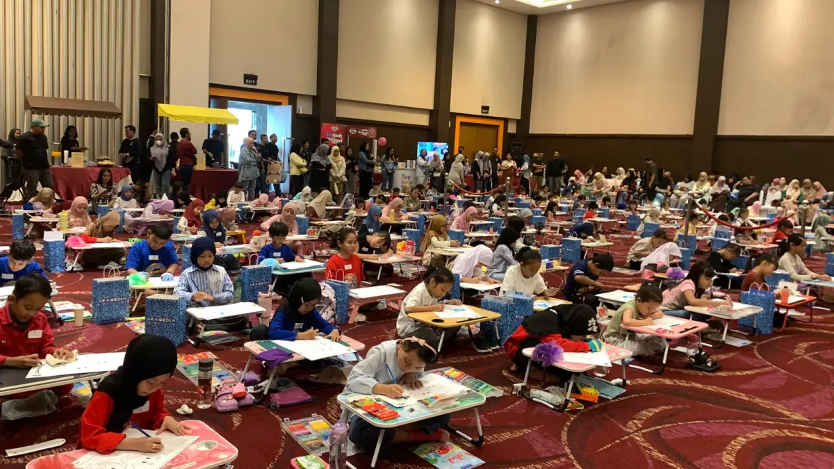 Lomba mewarnai UWA and Friends yang digelar Gramedia Palu bekerja sama dengan Hotel Santika Palu, Minggu (28/6).