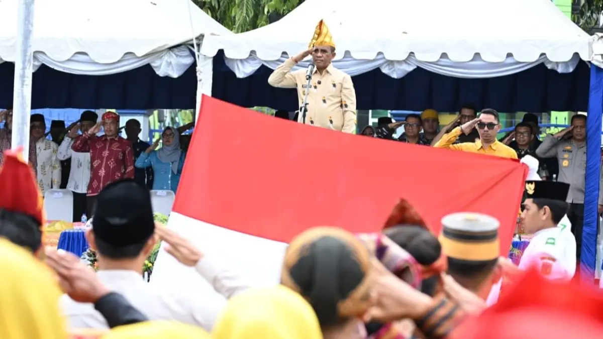 Gubernur Sulawesi Tengah, Anwar Hafid, memimpin Upacara Hari Keluarga Nasional ke-33 di halaman Kantor Perwakilan BKKBN Sulawesi Tengah, Senin (29/6/2026). Foto: Ro. Adpim Sulteng&nbsp;