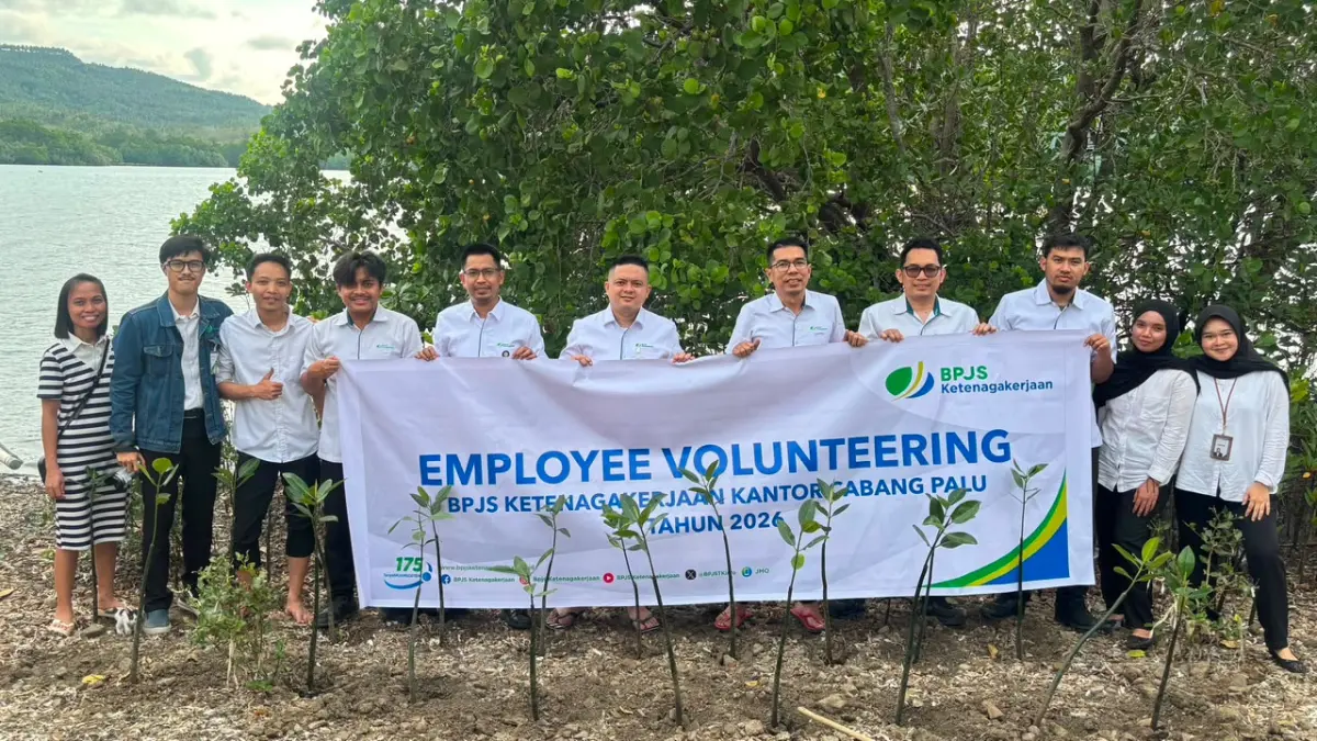  BPJS Ketenagakerjaan Kantor Cabang Palu menggelar kegiatan Employee Volunteering 2026 bertema “Mangrove untuk Warisan Pesisir Masa Depan” di kawasan Pantai Donggala, Senin (29/6). 