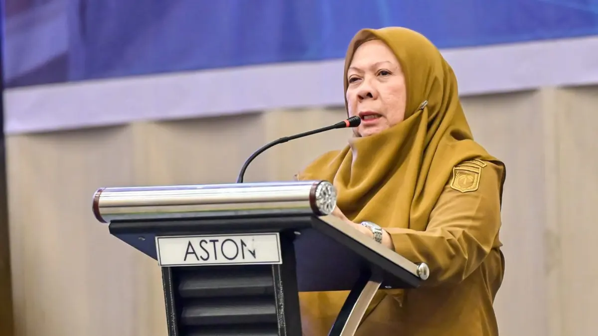 Wakil Gubernur Sulawesi Tengah, dr. Reny A. Lamadjido, membuka Pertemuan Evaluasi Penurunan Kematian Ibu dan Bayi melalui Audit Maternal Perinatal Surveilans dan Respons (AMPSR) Tingkat Provinsi Sulawesi Tengah di Aston Palu Hotel & Conference Centre, Selasa (30/6/2026). Foto: Ro. Adpim Sulteng&nbsp;