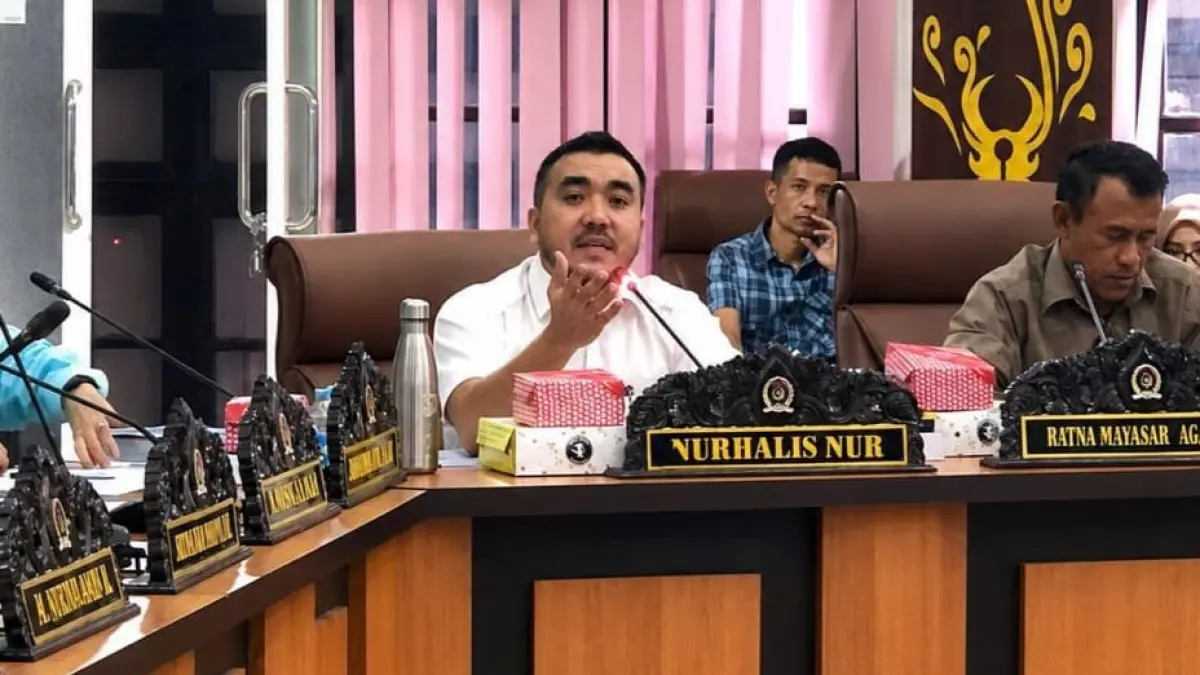 Anggota Banggar DPRD Kota Palu, Abdurahim Nasar Al-Amri, menyoroti pemanfaatan anggaran Rp4 miliar untuk penanganan stunting saat rapat pembahasan Ranperda Pertanggungjawaban APBD 2025, Kamis (2/7/2026). FOTO: Annisa Nurul Wibdy/Radar Palu