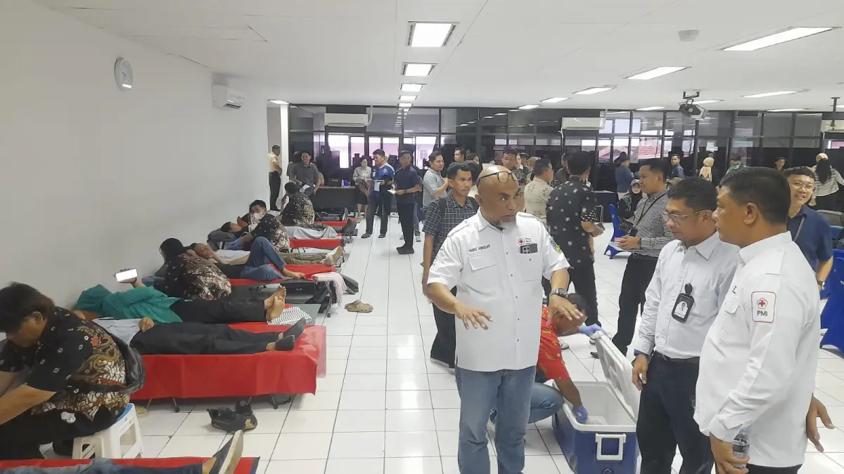 Bank Mandiri Area Palu menggelar kegiatan donor darah dalam rangka menyambut HUT dan serentak yang dilaksanakan di 28 kota di Indonesia.