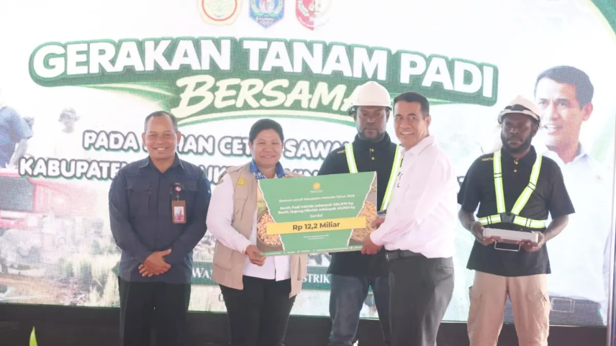 Bantuan yang diserahkan langsung oleh Mentan Amran saat menghadiri Gerakan Tanam di lahan Optimalisasi Lahan (Oplah) dan Cetak Sawah Rakyat (CSR) di Kampung Waninggap Kai, Distrik Semangga, Kabupaten Merauke, Provinsi Papua Selatan, Sabtu (4/7/2026).