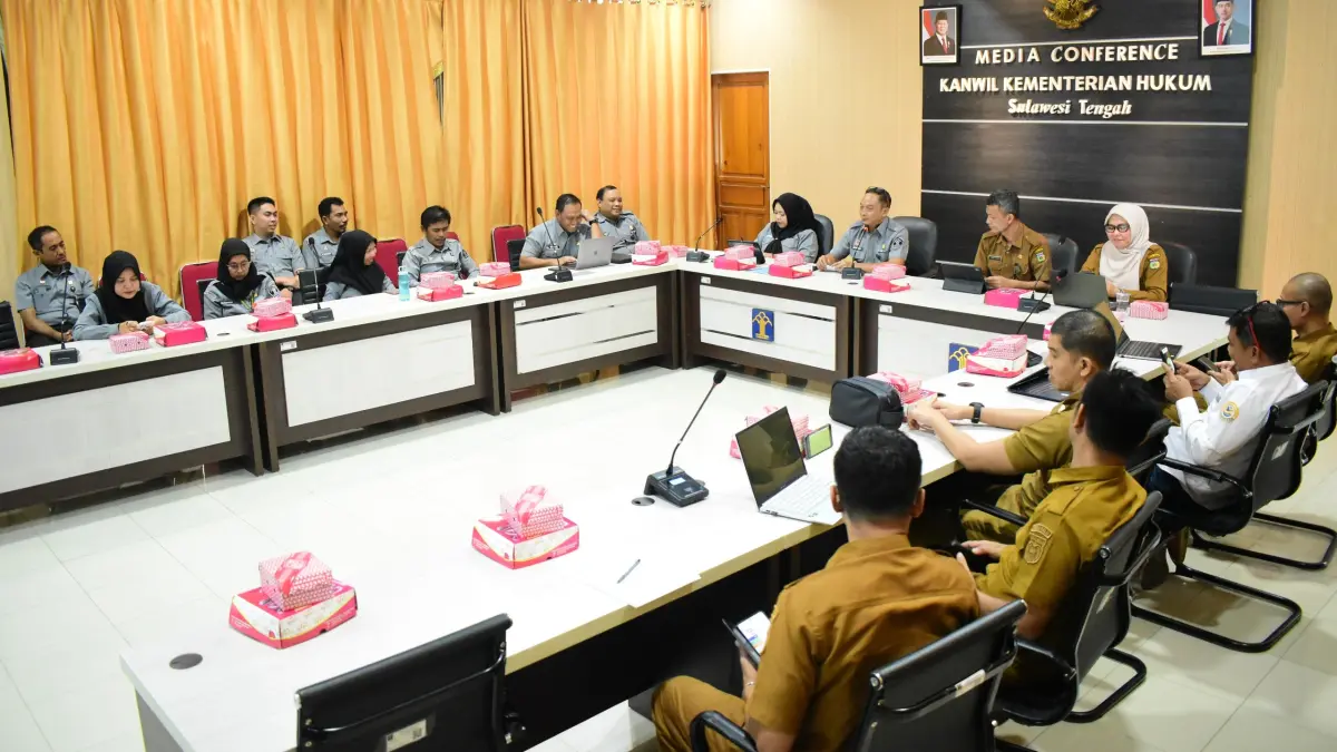Fasilitasi harmonisasi Rancangan Peraturan Wali Kota Palu tentang Analisis Standar Belanja, yang dilaksanakan di Aula Kebangsaan, Kanwil Kemenkum Sulteng, Senin (6/7/2026).