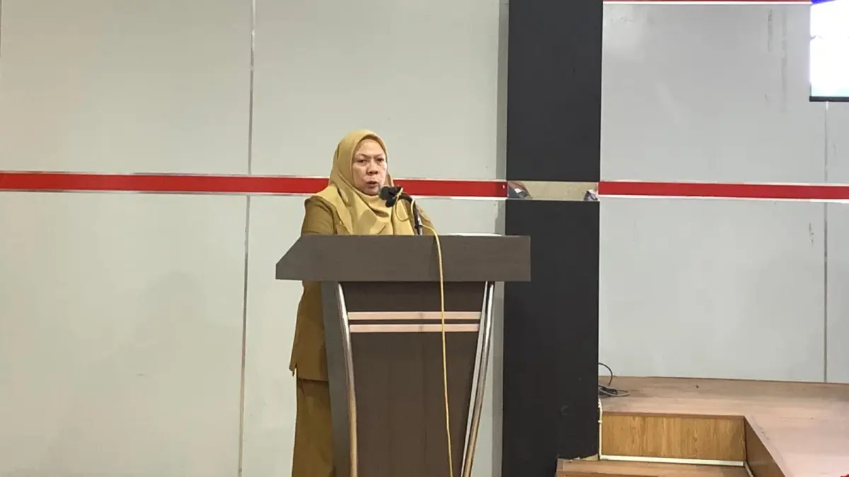 Wakil Gubernur Sulawesi Tengah, dr. Reny A. Lamadjido, menyampaikan paparan mengenai capaian Program 9 BERANI saat konferensi pers di Ruang Nagana, Kantor Bappeda Provinsi Sulawesi Tengah, Senin (6/7/2026). Foto: Annisa Wibdy&nbsp;