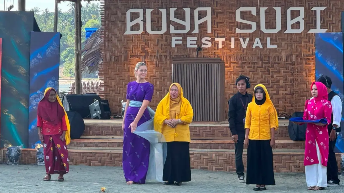 Kanwil Kemenkum Sulteng mendukung pelestarian sekaligus perlindungan hukum terhadap warisan budaya daerah dengan menghadiri Buya Subi Festival 2026 yang mengusung tema “Handmade for the Earth”, Selasa (7/7/2026), di Pantai Towale, Kecamatan Banawa Tengah, Kabupaten Donggala.