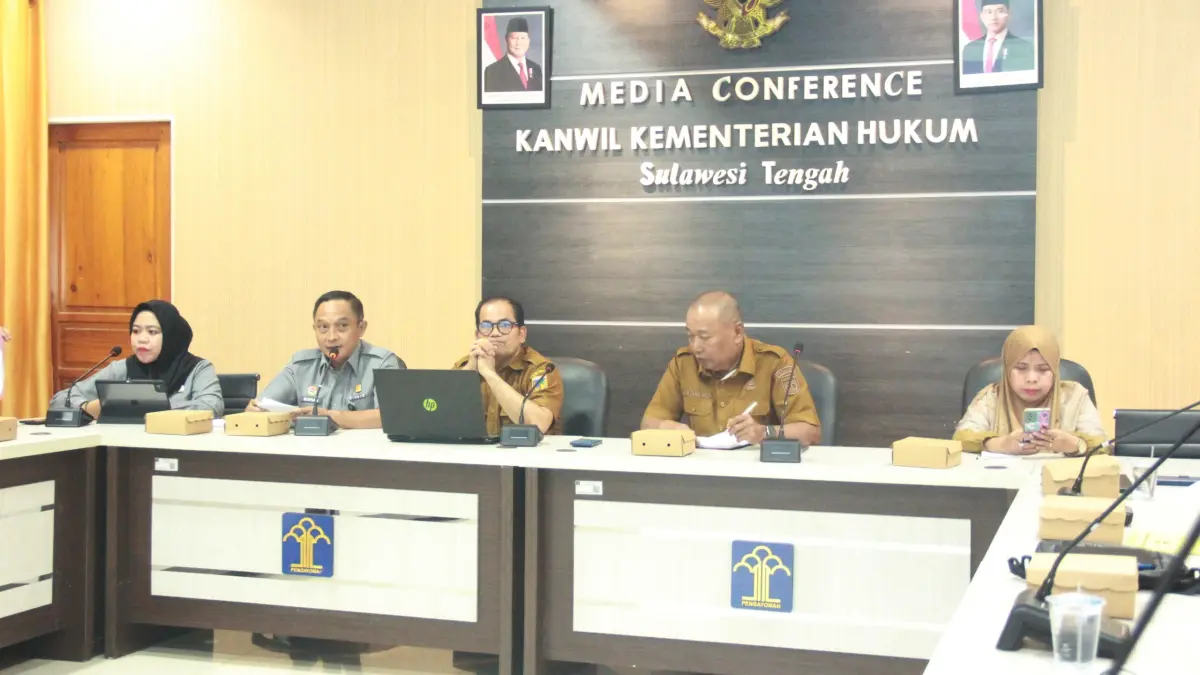 Harmonisasi Rancangan Peraturan Gubernur tentang Peraturan Pelaksanaan Peraturan Daerah Nomor 12 Tahun 2025 tentang Pengakuan dan Perlindungan Masyarakat Hukum Adat, yang dilaksanakan di Aula Kebangsaan, Kanwil Kemenkum Sulteng, Selasa (7/7/2026).