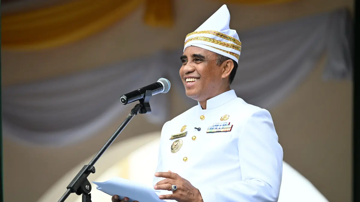Gubernur Sulawesi Tengah Anwar Hafid memimpin upacara peringatan HUT ke-66 Kabupaten Banggai di Lapangan Mirqan, Bukit Halimun, Luwuk, Rabu (8/7/2026). FOTO: RO. ADPIM SULTENG&nbsp;