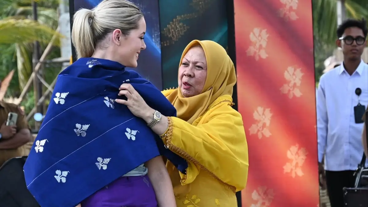 Ragam motif Tenun Donggala dipamerkan dalam Buya Subi Festival 2026. Setiap helai kain menyimpan sejarah, filosofi, dan identitas masyarakat Donggala. Foto: Ro. Adpim Sulteng&nbsp;