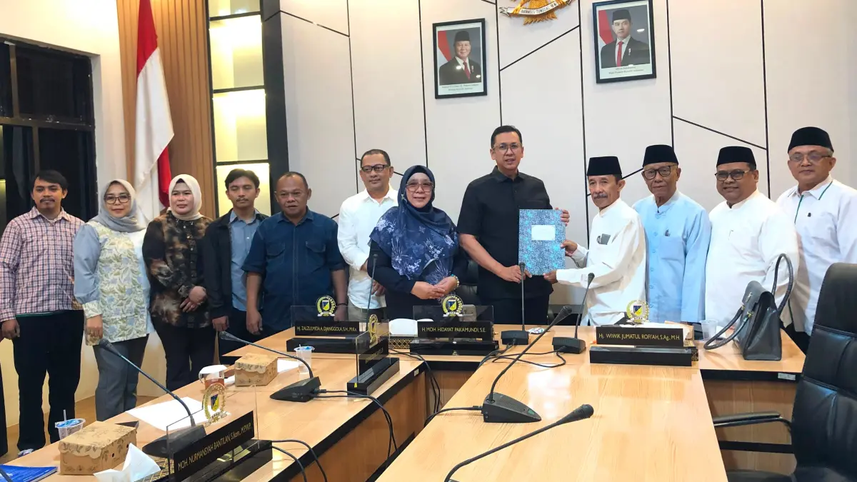 Komisi IV DPRD Provinsi Sulawesi Tengah menggelar rapat dengar pendapat bersama MUI Sulteng, OPD terkait, dan Aliansi Masyarakat Tolak LGBT di Ruang Baruga Lantai III DPRD Sulteng, Senin (13/7/2026). FOTO: Annisa Nurul Wibdy
