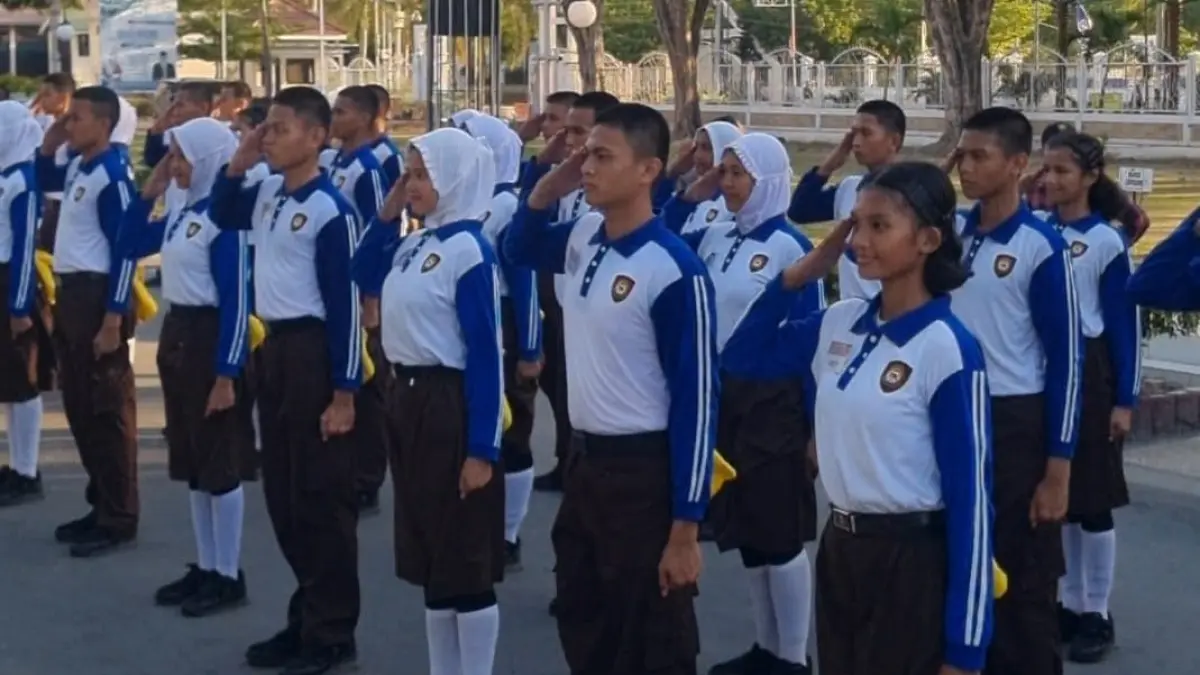 Sebanyak 69 calon anggota Paskibraka Sulawesi Tengah menjalani pemusatan latihan di halaman Kantor Gubernur sebagai persiapan upacara HUT ke-81 Kemerdekaan RI. (Moh Fathahila)