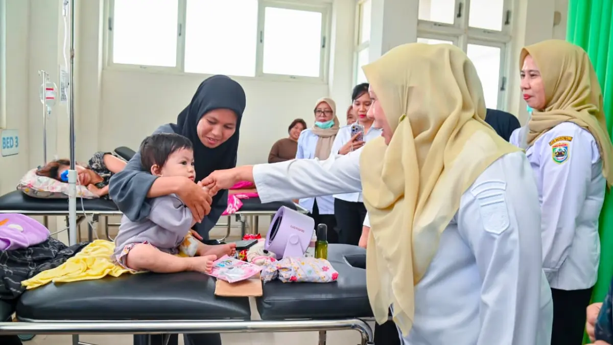 Wakil Gubernur Sulawesi Tengah, Reny Lamadjido, meninjau pelayanan kesehatan di salah satu puskesmas di Kabupaten Morowali, Rabu (15/7/2026). (Ro Adpim Sulteng)