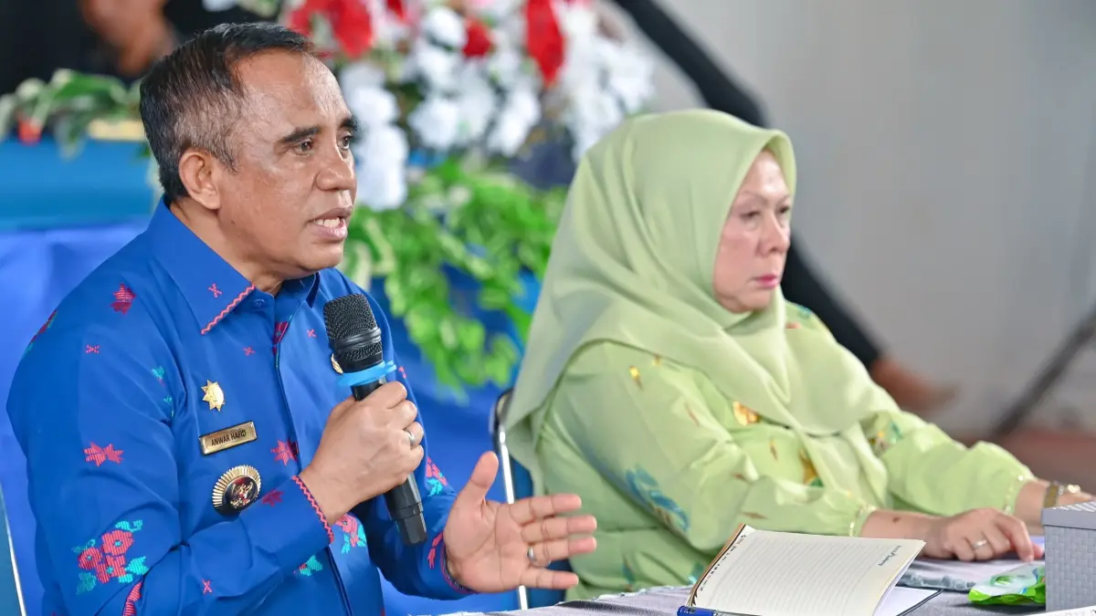Gubernur Sulawesi Tengah Anwar Hafid memimpin rapat koordinasi Program BERANI di Morowali dan meminta seluruh OPD mempercepat pelaksanaannya. RO ADPIM SULTENG&nbsp;