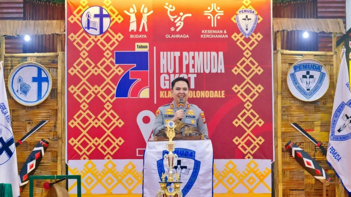 PEMUDA: Kapolres Morowali Utara AKBP Junaidy Anthonius Weken, S.I.K. menghadiri penutupan rangkaian HUT Ke-77 Persekutuan Pemuda GKST Klasis Kolonodale di Gereja GKST Jemaat Imanuel Bunta, Senin (20/7/2026). (FOTO: ISTIMEWA/RADAR PALU)