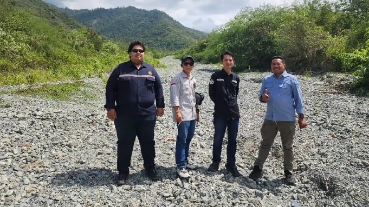 SANKSI: Para petugas tambang saat turun lapangan.(FOTO: ISTIMEWA/RADAR PALU).
