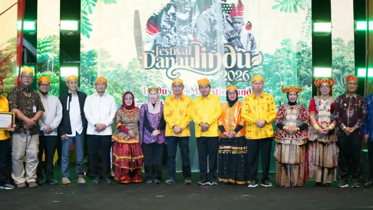 MERIAH : Festival Danau Lindu 2026 resmi dibuka oleh Bupati Sigi Mohamad Rizal Intjenae di Kecamatan Lindu, Kabupaten Sigi, Kamis malam (23/7/2026).(Dokumentasi Humas Pemkab Sigi)