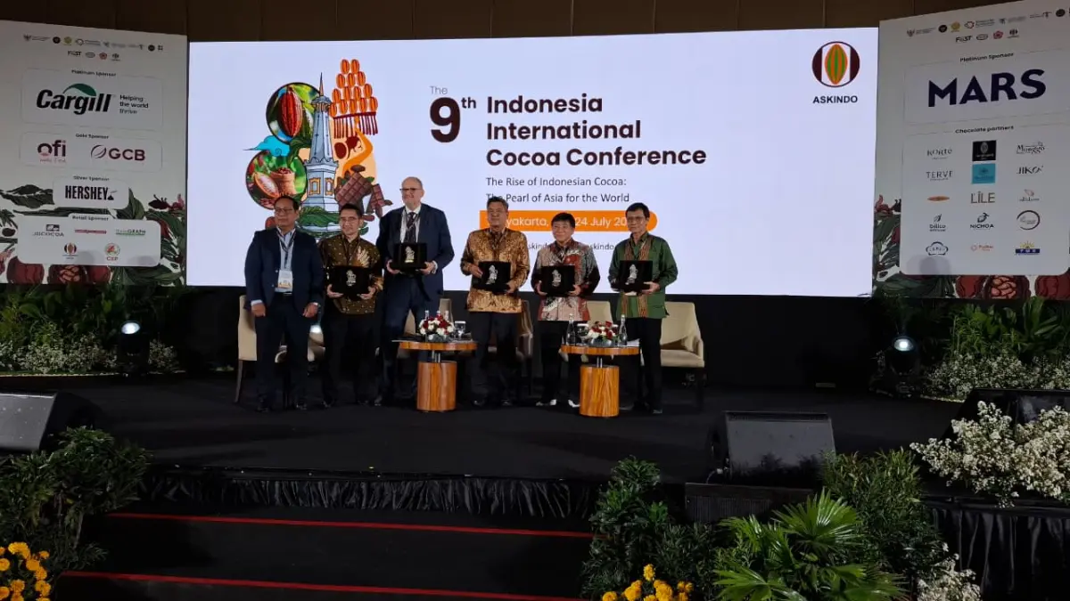 Foto bersama dalam kegiatan Indonesia International Cocoa Confernce pada Jumat (24/7/2026). FOTO: DOK KEMENPRIN RI