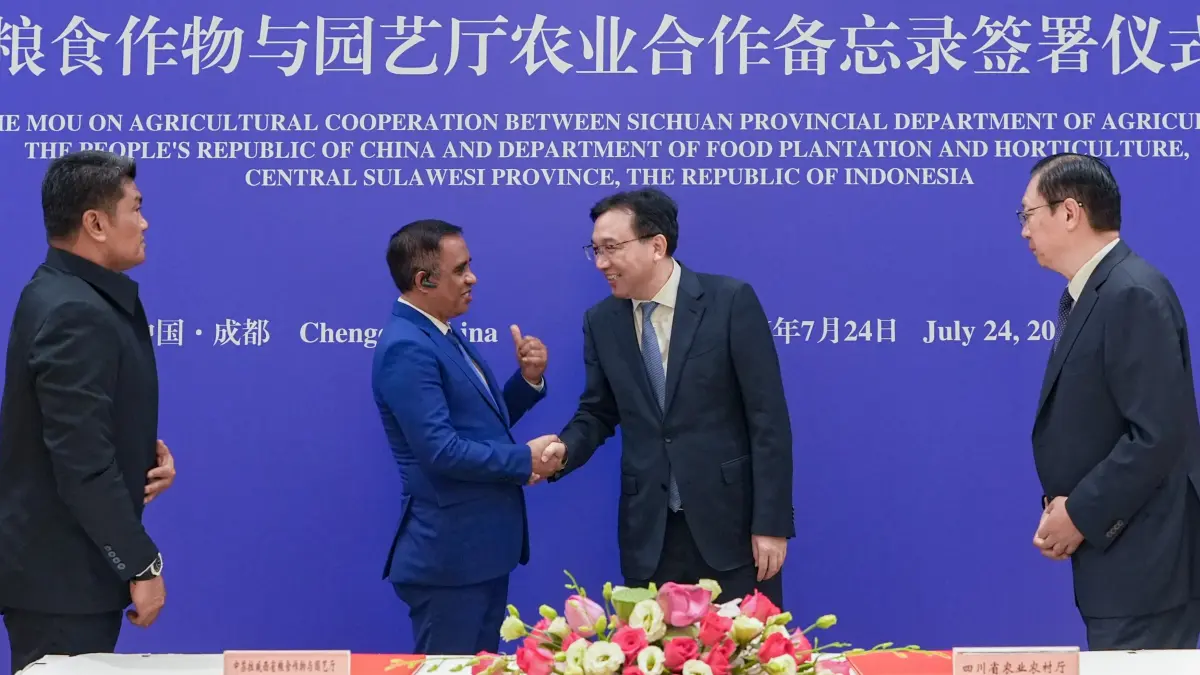 Gubernur Sulawesi Tengah Anwar Hafid memimpin pertemuan dengan jajaran Pemerintah Provinsi Sichuan di Chengdu, Tiongkok, untuk menawarkan peluang investasi di tujuh sektor strategis. FOTO: PEMPROV SULTENG&nbsp;