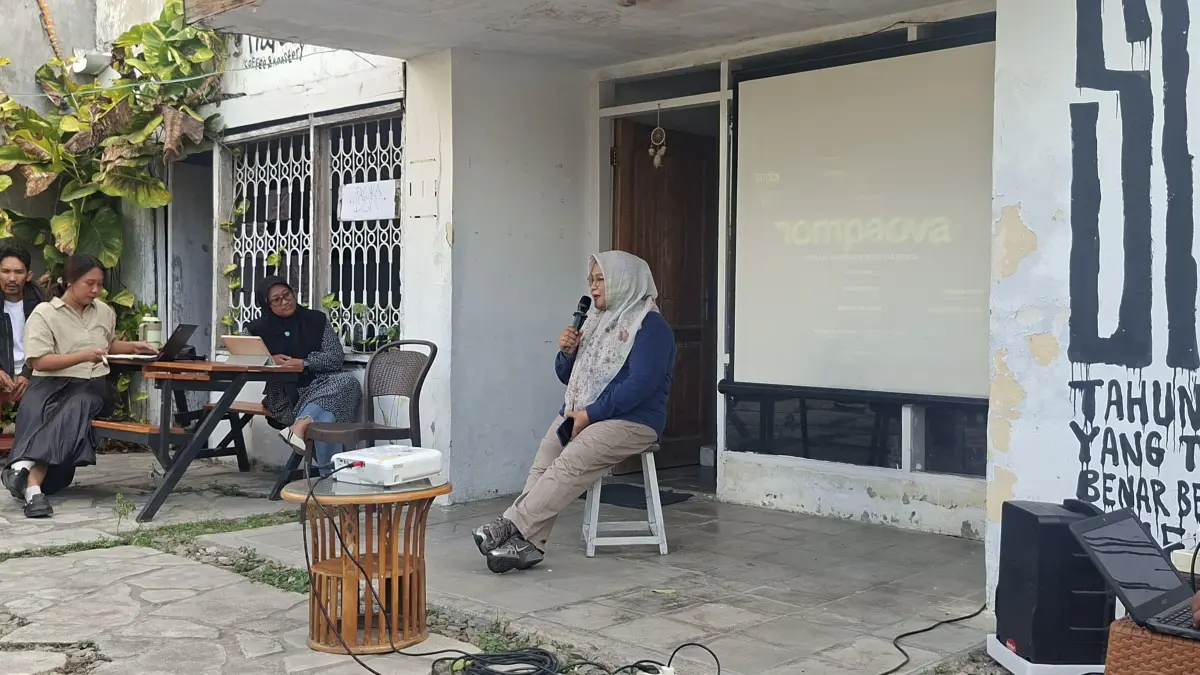 Kepala BPK Wilayah XVIII, Andriany, dalam sarasehan Nompaova : Menuju Warisan Budaya Tak Benda, mengajak generasi muda Kota Palu aktif melestarikan budaya. FOTO : Annisa Tri Yusnida